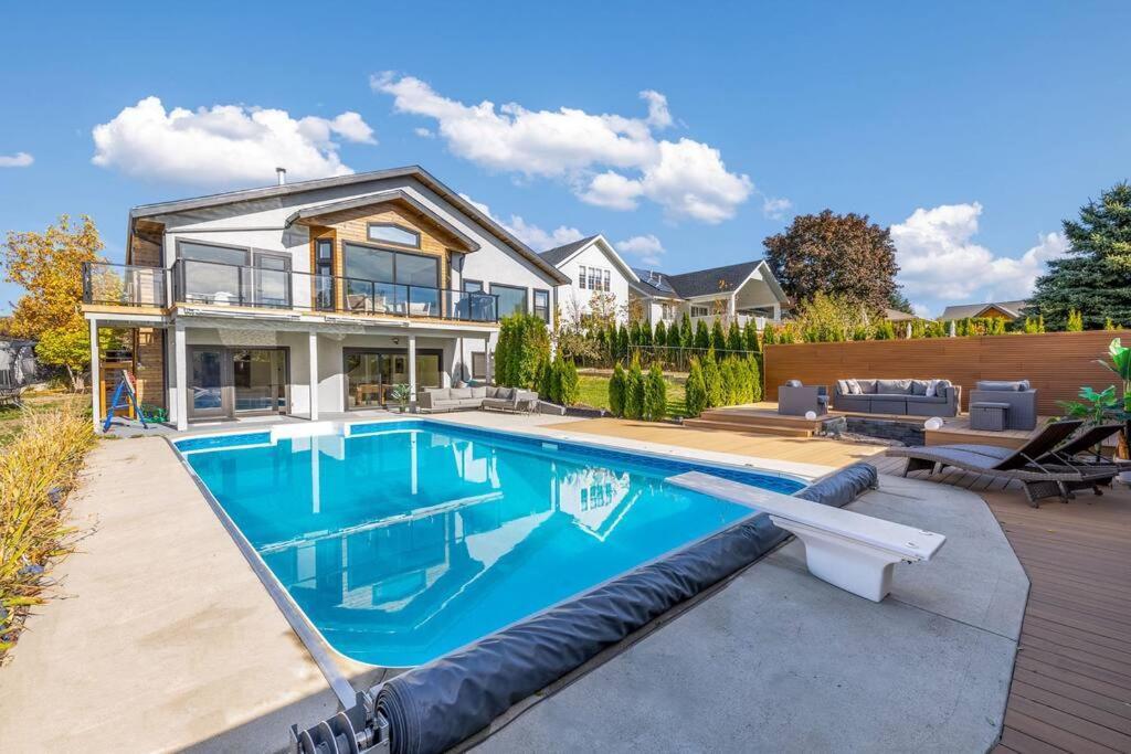 Luxurious 5 Bedroom House With Pool & Sauna West Kelowna Zewnętrze zdjęcie