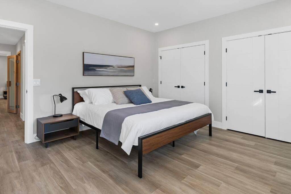 Luxurious 5 Bedroom House With Pool & Sauna West Kelowna Zewnętrze zdjęcie