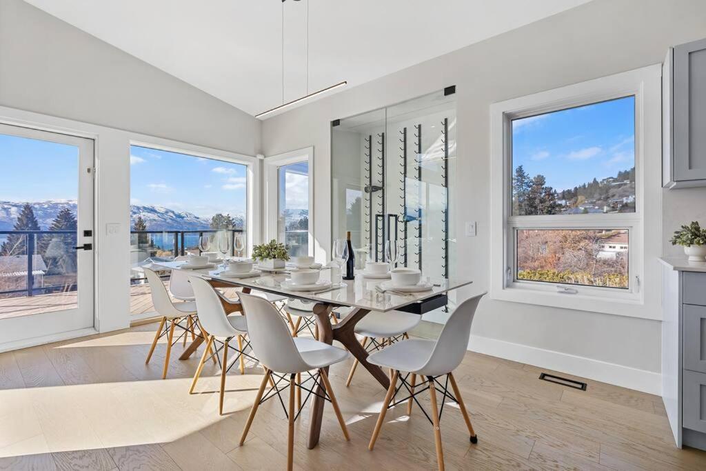 Luxurious 5 Bedroom House With Pool & Sauna West Kelowna Zewnętrze zdjęcie