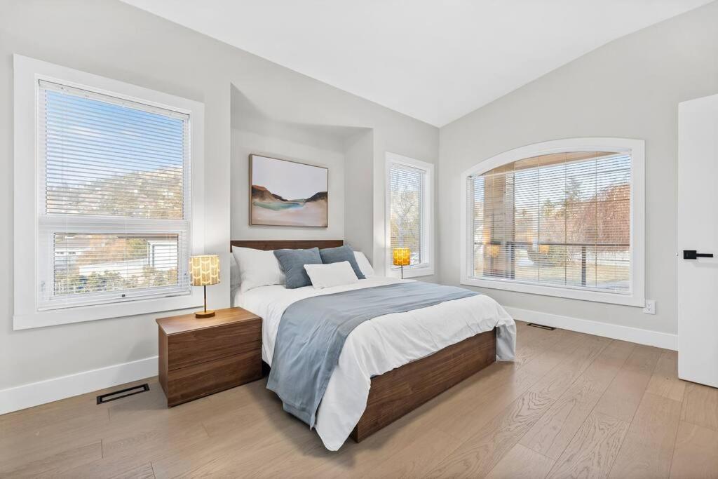 Luxurious 5 Bedroom House With Pool & Sauna West Kelowna Zewnętrze zdjęcie