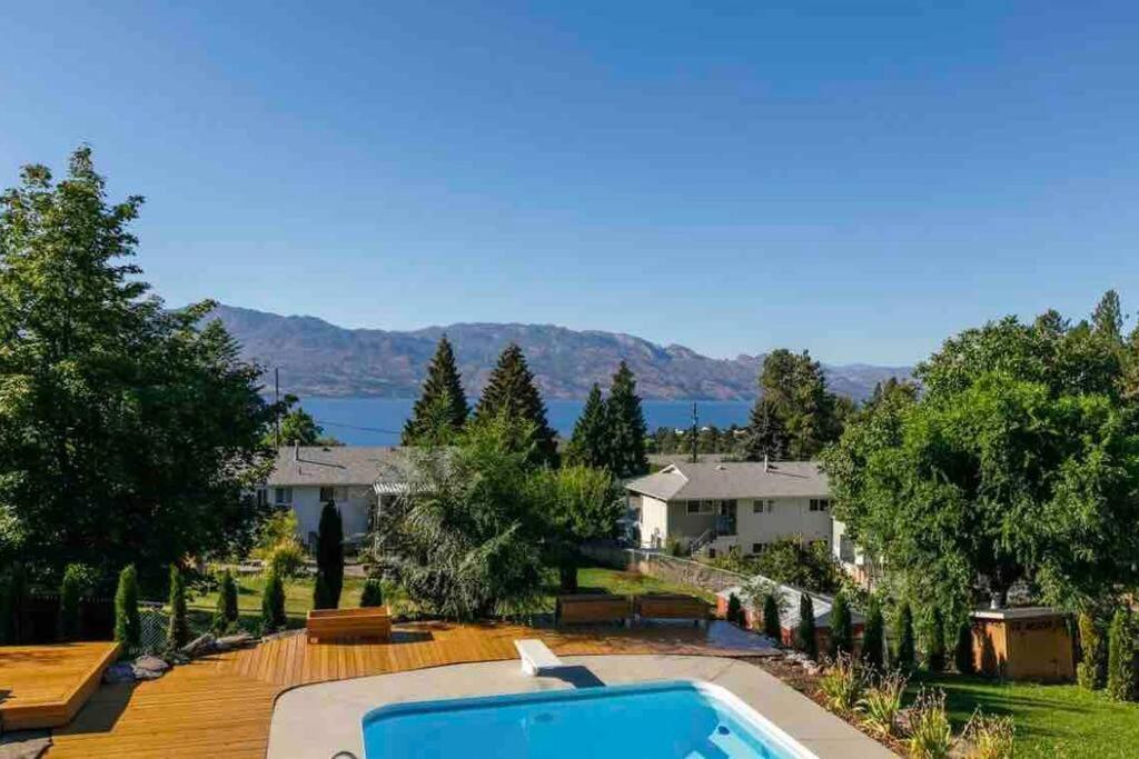 Luxurious 5 Bedroom House With Pool & Sauna West Kelowna Zewnętrze zdjęcie